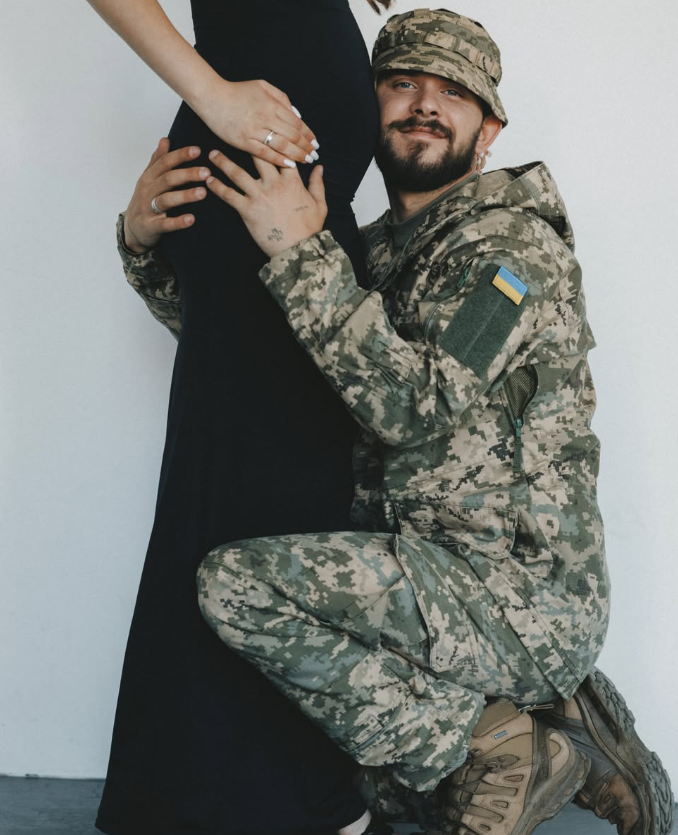 Військовий Віцик стане батьком: блогер і захисник показав зворушливі фото з дружиною
